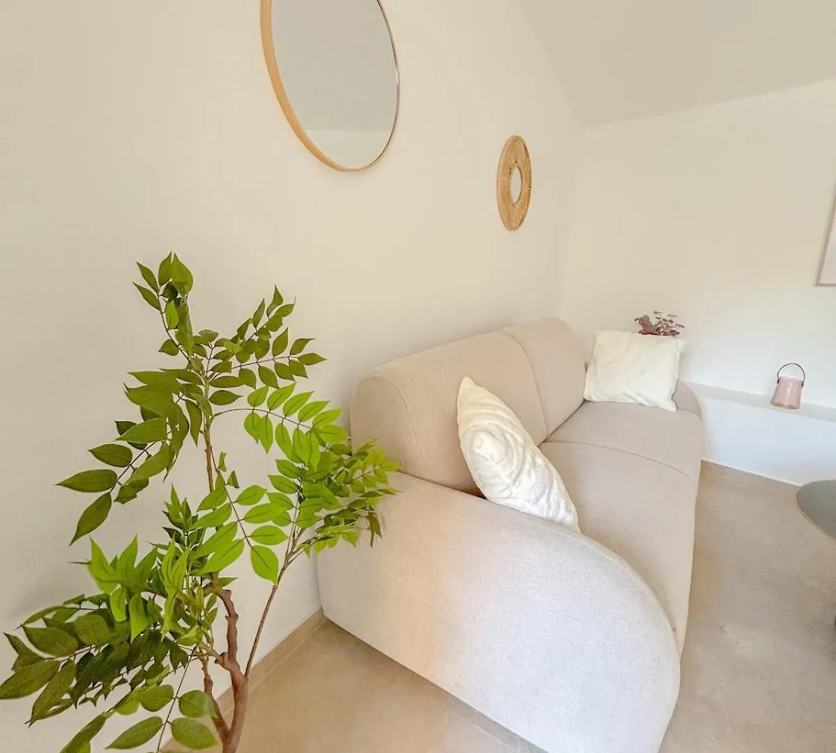 Charmant Studio Avec Parking Terrasse Et Proche De La Plage Saint-Raphael