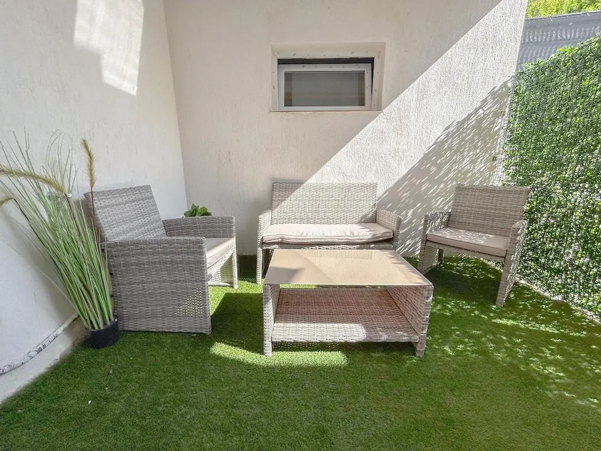 Charmant Studio Avec Parking Terrasse Et Proche De La Plage Saint-Raphael  0*, Saint-Raphael (Var) France